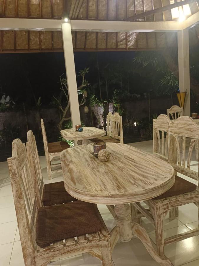 Utama Villas Beach Front Candidasa Ngoại thất bức ảnh